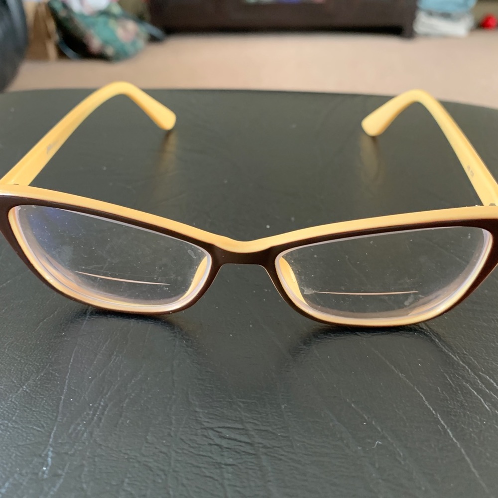 Trendy, cream and animal print glasses.